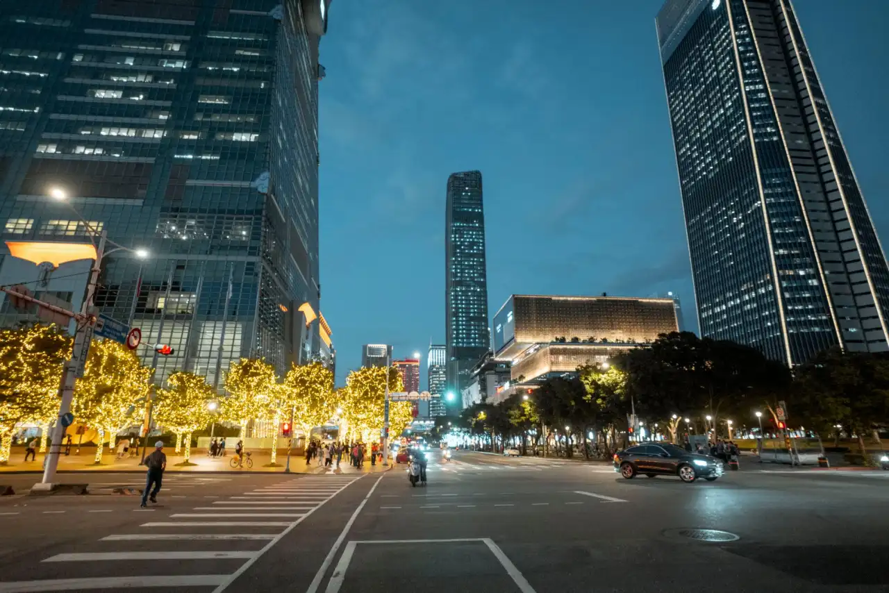 2024年重庆美甲市场趋势：网红款式与个性化服务的本地化实践