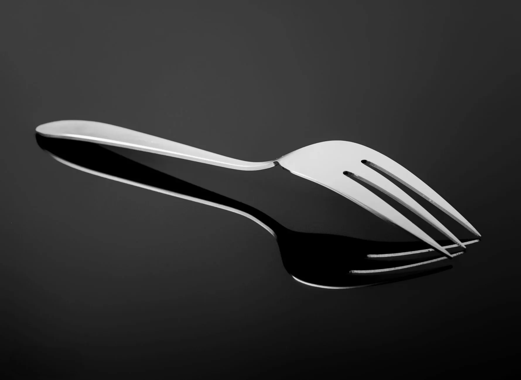 2025重庆网红美甲流行色系搭配趋势与私人定制方案解析
