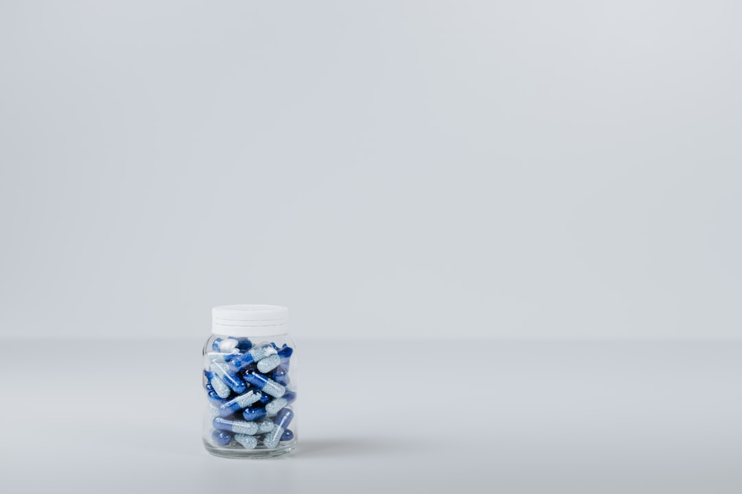 重庆网红美甲款式解析：从流行趋势到个性化定制的设计思路