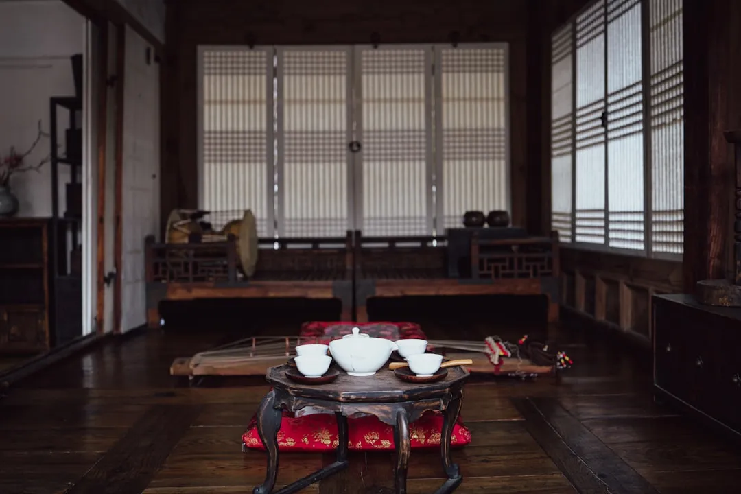 重庆网红美甲潮流解析：从流行色系到私人定制款的设计趋势观察